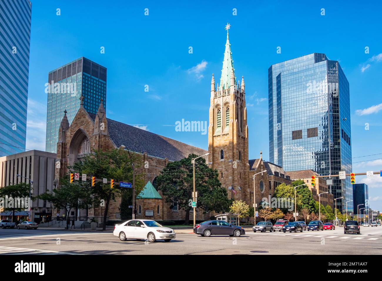 Cattedrale di San Giovanni Evangelista su Superior Avenue nel centro di Cleveland, Ohio, USA in una giornata di sole. Foto Stock