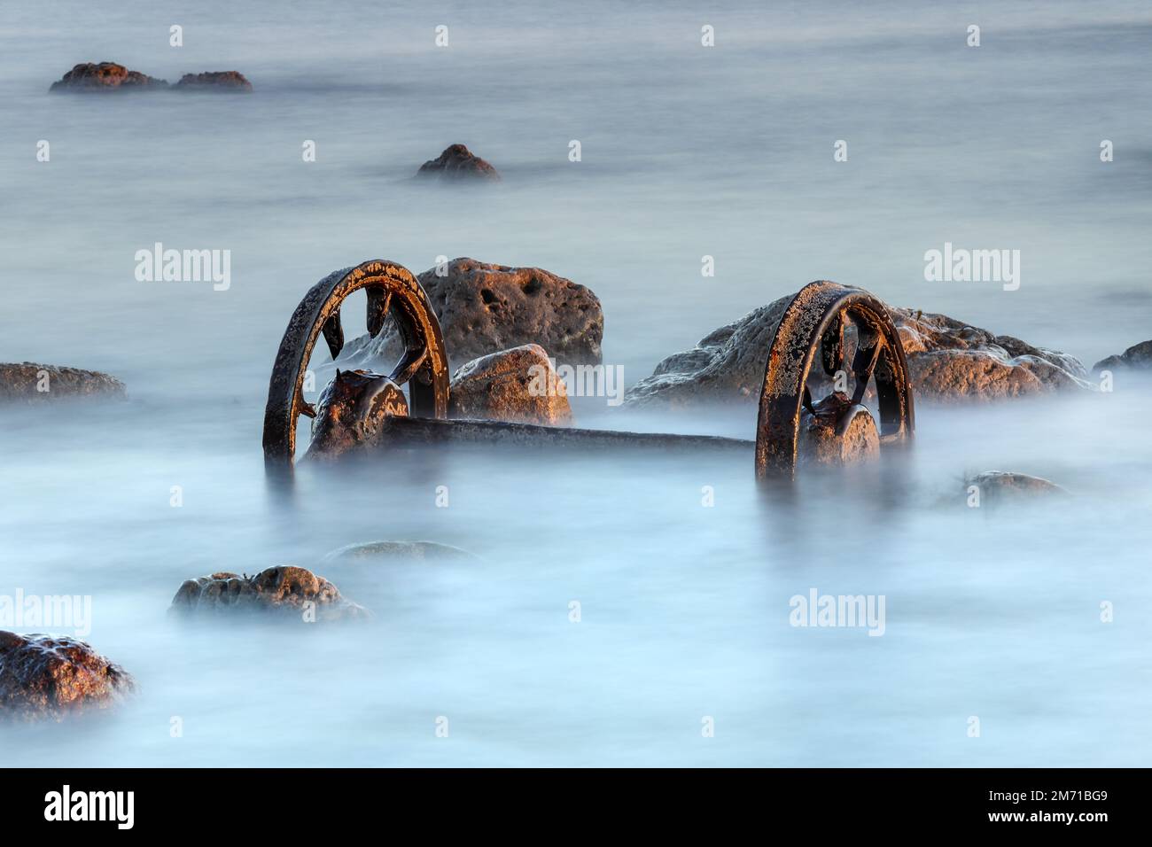 Old chaldron Wagon Wheels sulla Chemical Beach, Durham Heritage Coast, Seaham, County Durham, Regno Unito Foto Stock