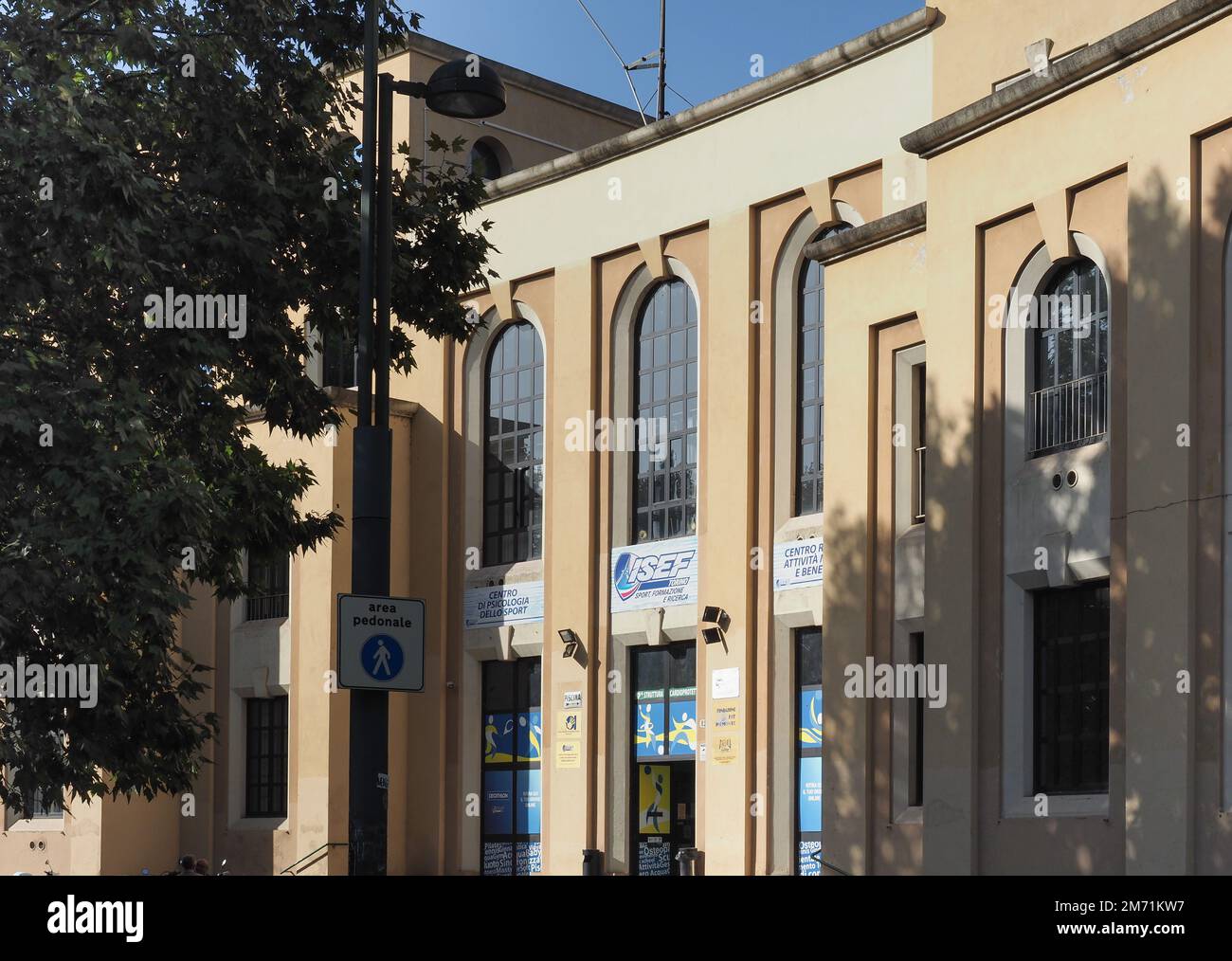 TORINO, ITALIA - CIRCA OTTOBRE 2022: Istituto superiore di educazione fisica Istituto superiore di Educazione fisica Foto Stock