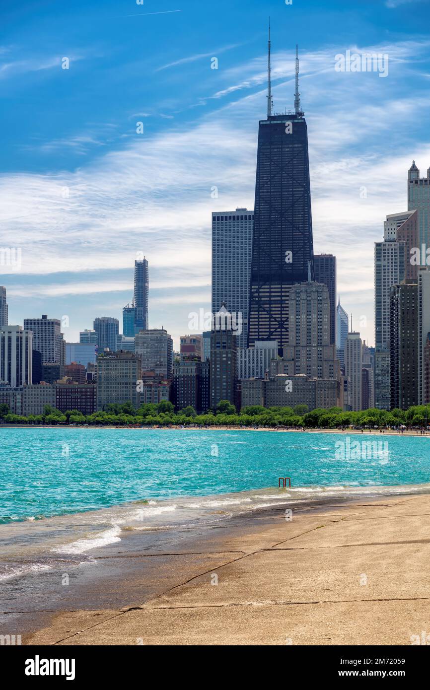 Skyline di Chicago, vista dall'argine. Foto Stock
