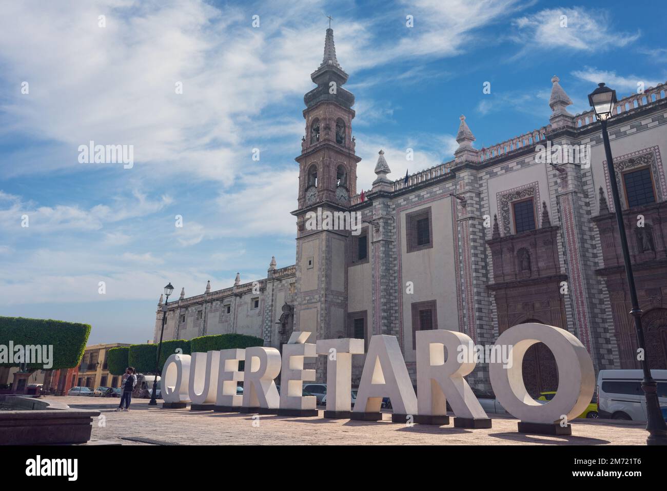 Queretaro, Queretaro, 11 29 22, tempio di santa rosa de viterbo vista frontale con lettere di Queretaro, architettura messicana, Chiesa cattolica Foto Stock