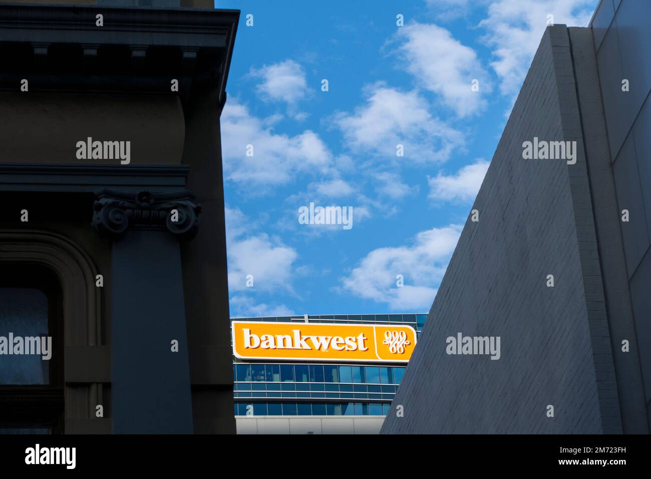 Cartello della Bank of Western Australia sull'edificio degli uffici, Perth, Western Australia Foto Stock