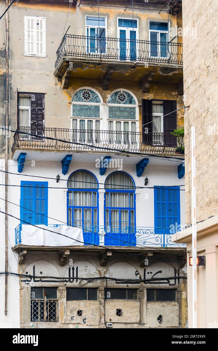Facciata di un vecchio edificio storico Beirut ad Achrafieh, Libano Foto Stock