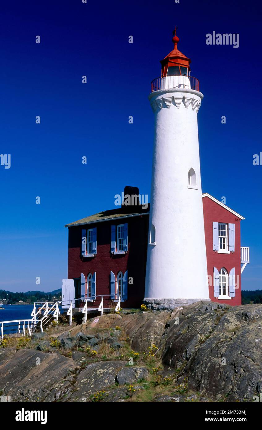 Figgard Lighthouse National Historic Site sull'isola di Figgard, alla foce di Esquimalt Bay a Colwood, British Columbia. Ospita il Fisgard Ligh Foto Stock
