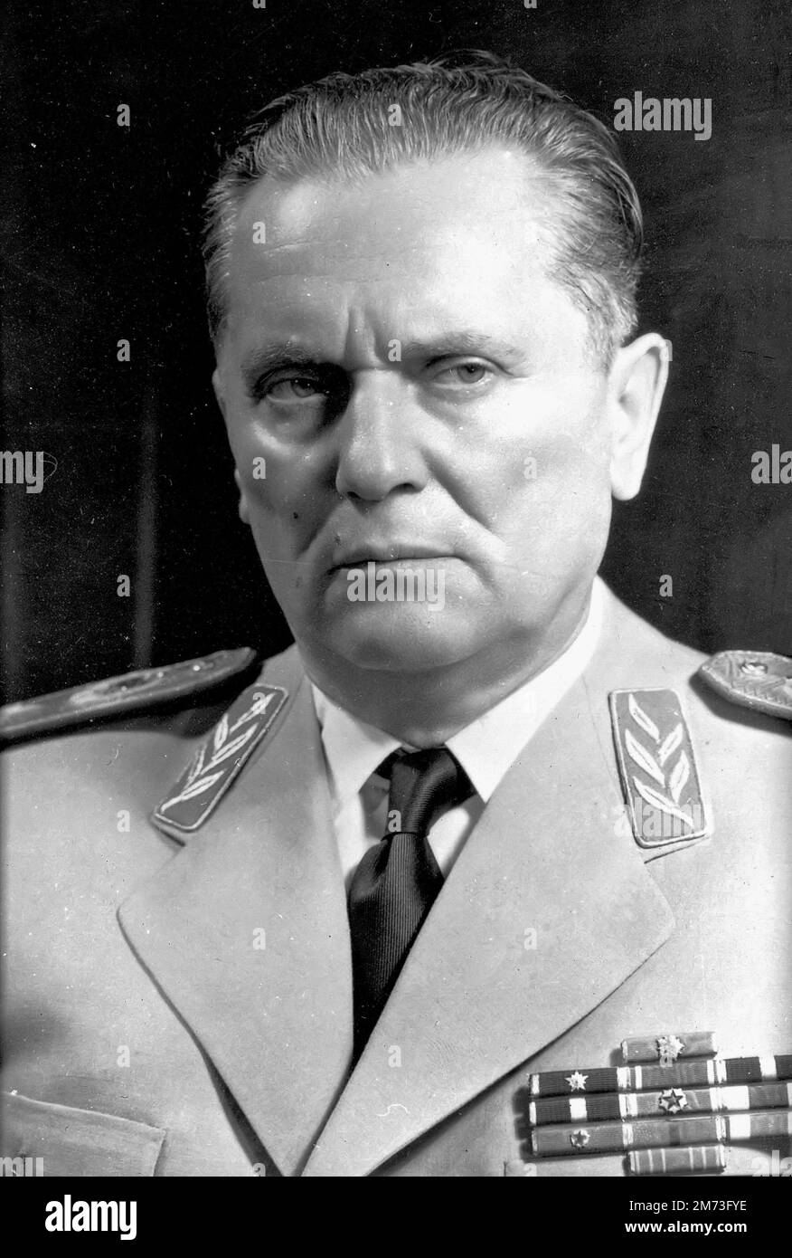 JUGOSLAVIA - 1961 - Un ritratto formale del 1961 di Josip Broz Tito che guidò i ribelli partigiani nella seconda guerra mondiale e dopo aver sconfitto i nazisti divenne il leader Foto Stock