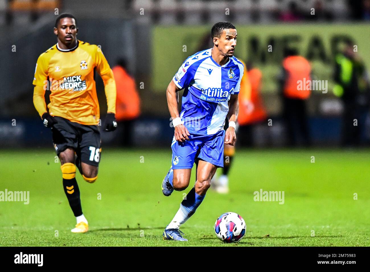 Cambridge, Regno Unito. 7th gennaio 2023. Scott Sinclair (7 Bristol Rovers) corre con la ballerina durante la partita della Sky Bet League 1 tra Cambridge United e Bristol Rovers all'Abbey Stadium di Cambridge sabato 7th gennaio 2023. (Credit: Kevin Hodgson | MI News) Credit: MI News & Sport /Alamy Live News Foto Stock