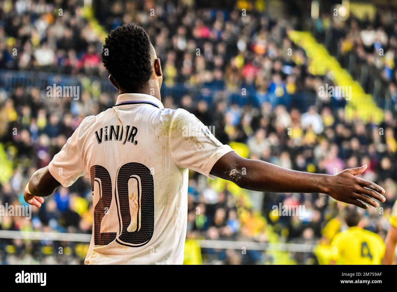VILLARREAL, SPAGNA - 7 GENNAIO: Vinicius Jr del Real Madrid CF protesta durante la partita tra Villarreal CF e Real Madrid CF della Liga Santander il 7 gennaio 2023 a Estadi de la Ceramica a Villarreal, Spagna. (Foto di Samuel Carreño/ PX Images) Credit: PX Images/Alamy Live News Foto Stock
