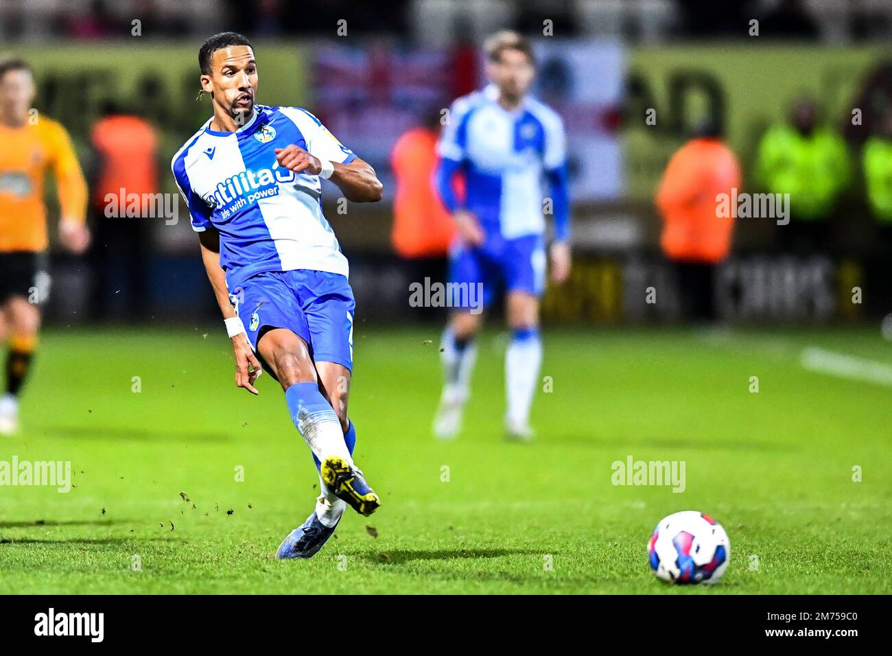 Cambridge, Regno Unito. 7th gennaio 2023. Scott Sinclair (7 Bristol Rovers) passa la palla durante la partita della Sky Bet League 1 tra Cambridge United e Bristol Rovers all'Abbey Stadium di Cambridge sabato 7th gennaio 2023. (Credit: Kevin Hodgson | MI News) Credit: MI News & Sport /Alamy Live News Foto Stock