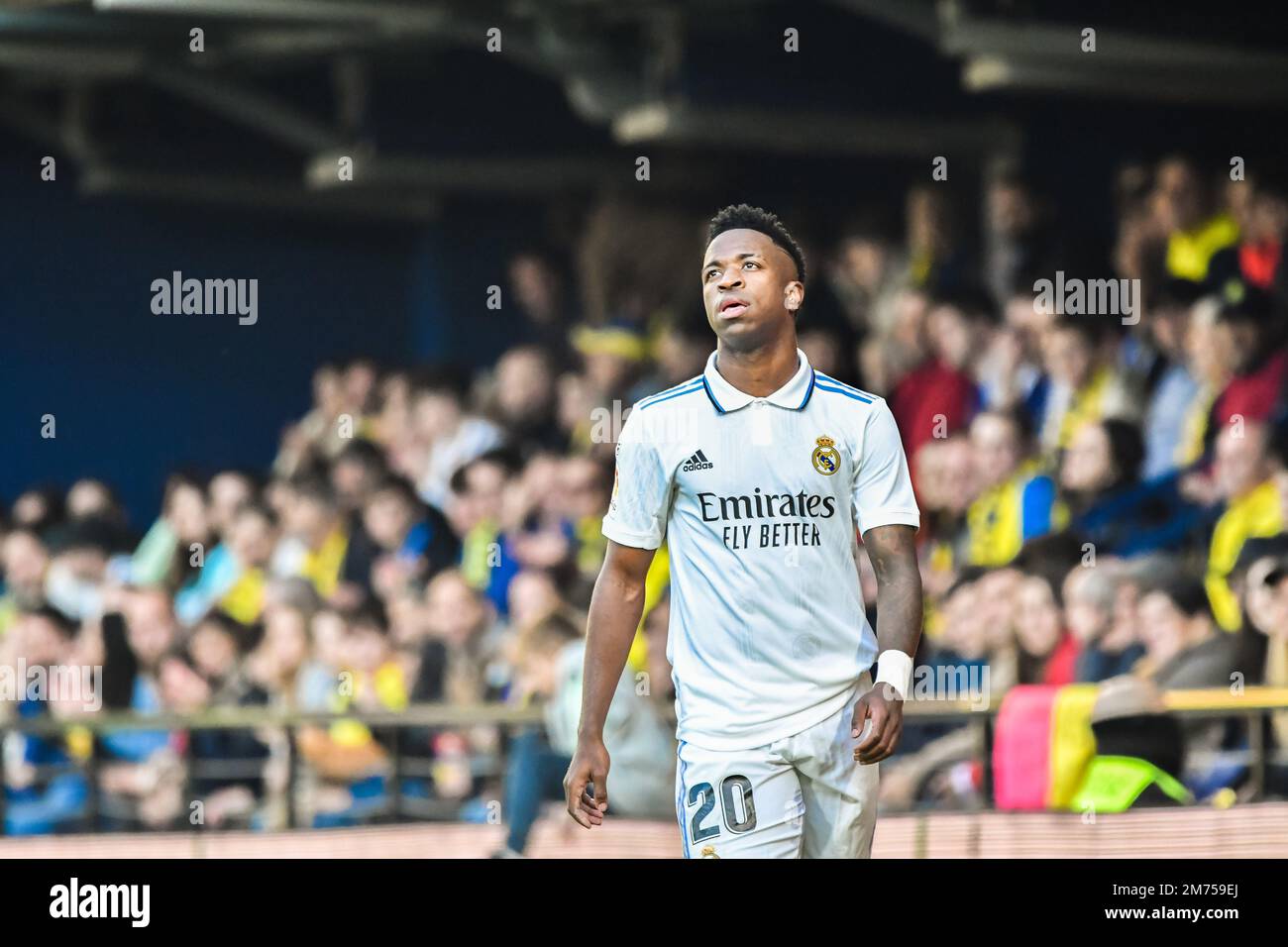 VILLARREAL, SPAGNA - 7 GENNAIO: Vinicius Jr del Real Madrid CF protesta durante la partita tra Villarreal CF e Real Madrid CF della Liga Santander il 7 gennaio 2023 a Estadi de la Ceramica a Villarreal, Spagna. (Foto di Samuel Carreño/ PX Images) Credit: PX Images/Alamy Live News Foto Stock