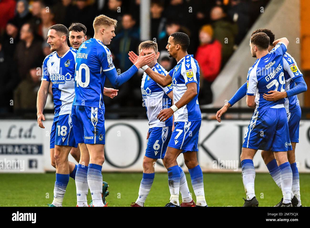 Cambridge, Regno Unito. 7th gennaio 2023. Scott Sinclair (7 Bristol Rovers) celebra il suo obiettivo 1-2 durante la partita della Sky Bet League 1 tra Cambridge United e Bristol Rovers all'Abbey Stadium di Cambridge, sabato 7th gennaio 2023. (Credit: Kevin Hodgson | MI News) Credit: MI News & Sport /Alamy Live News Foto Stock