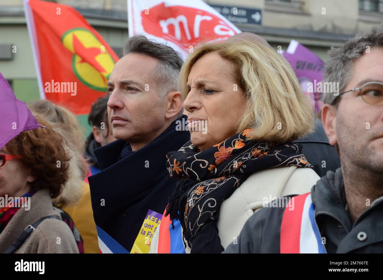 Énorme manifestation de la diaspora Kurde à Paris, pour le 10 ème anniversaire de l'assassinat de 3 militantes Kurdes par les Services secrets Turcs Foto Stock