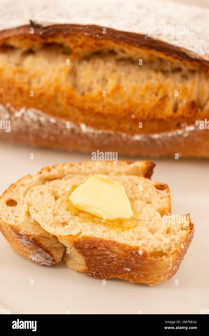 Pane di casa alla birra fatto su birra chiara con un sapore unico e pieno di speranza. Foto Stock