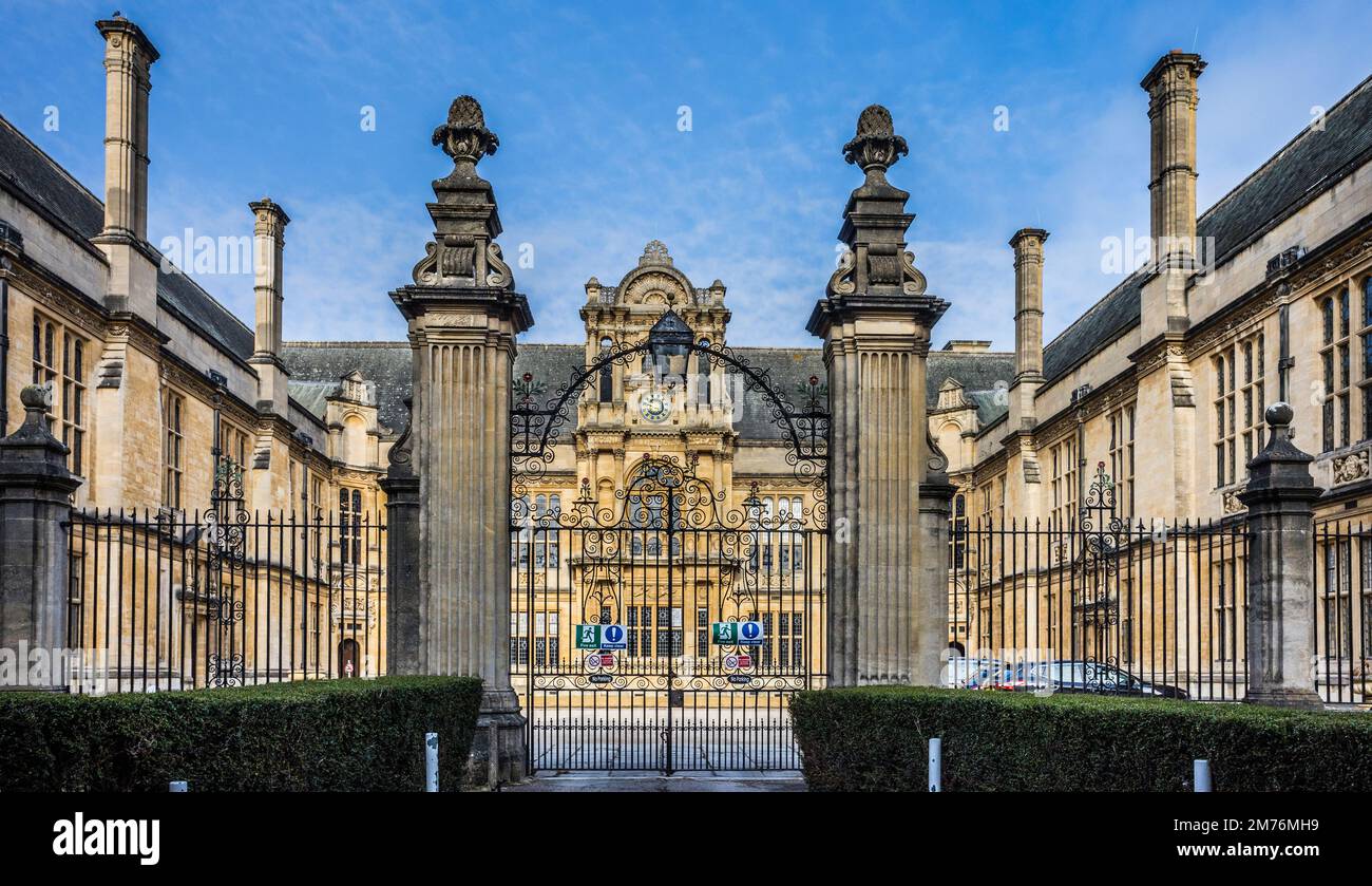 cortile quadruplo delle scuole di esame dell'Università di Oxford a Merton Street, Oxford, Oxfordshire, Inghilterra sudorientale Foto Stock