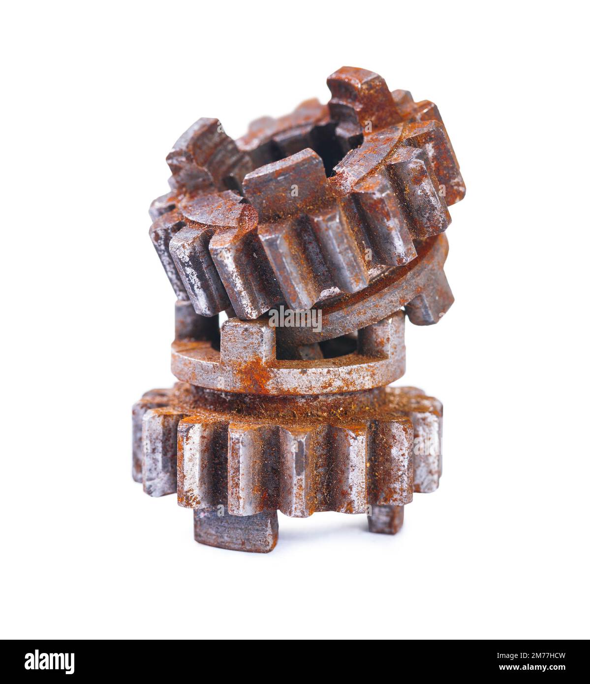 due vecchie ruote dentate arrugginite e spolverate isolate Foto Stock due vecchie ruote dentate arrugginite e spolverate isolate Foto Stock