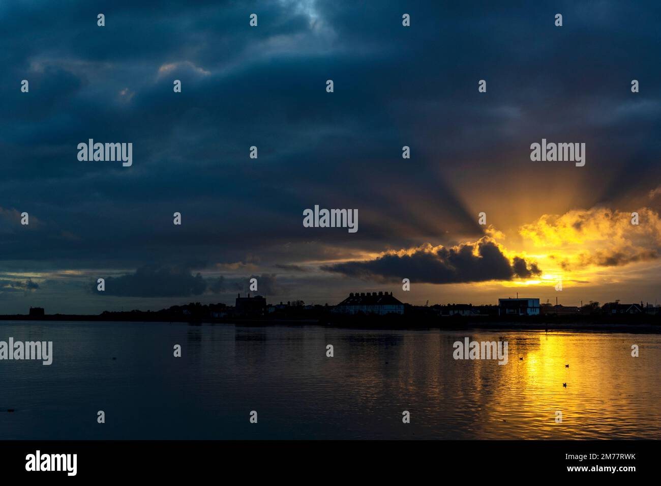 Tramonto sul fiume Deben Felixstowe traghetto Suffolk Inghilterra Foto Stock