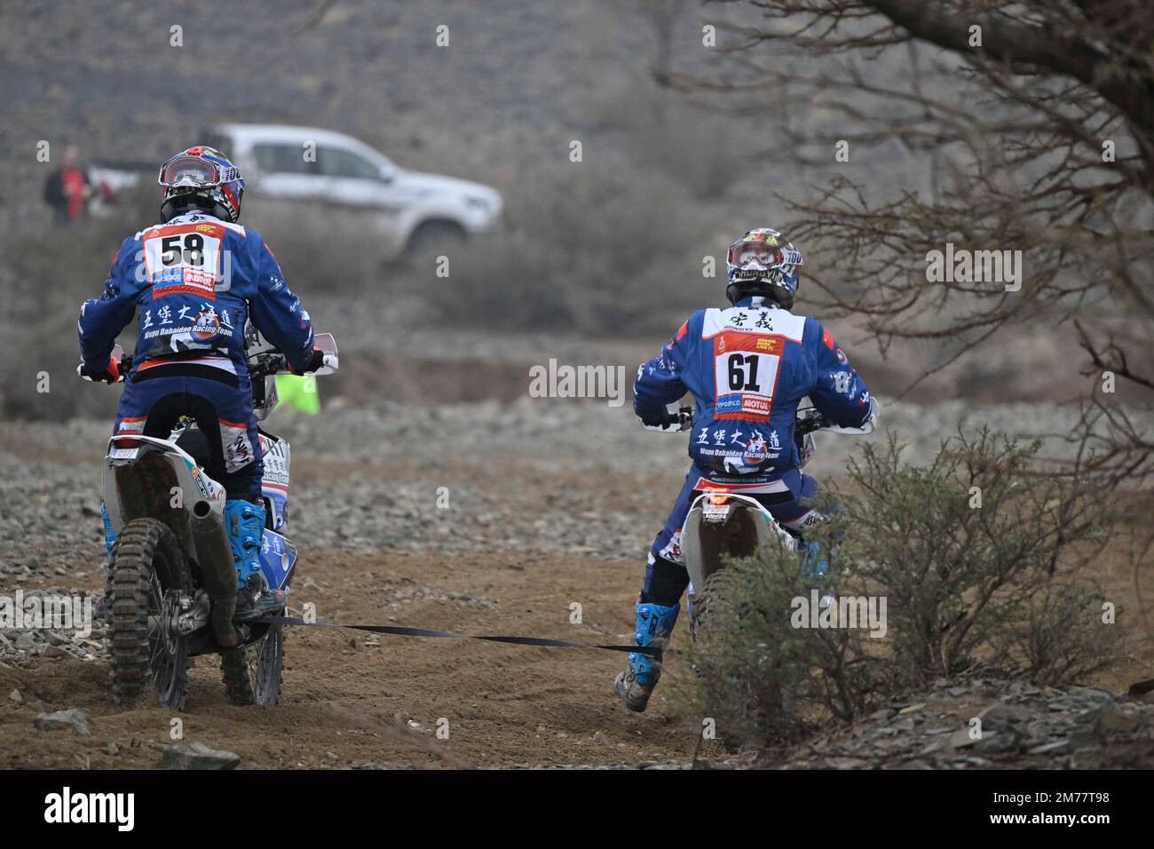 58 MIN ZHANG (chn), Wu pu da Hai Dao Rally Team, moto, azione 61 HONGYI Zhao (chn),Wu pu da Hai Dao Rally Team, moto, azione durante la fase 8 della Dakar 2023 tra al Duwadimi e Riyadh, il 8th gennaio 2023 a Riyadh, Arabia Saudita - Foto Gigi Soldano / DPPI Foto Stock