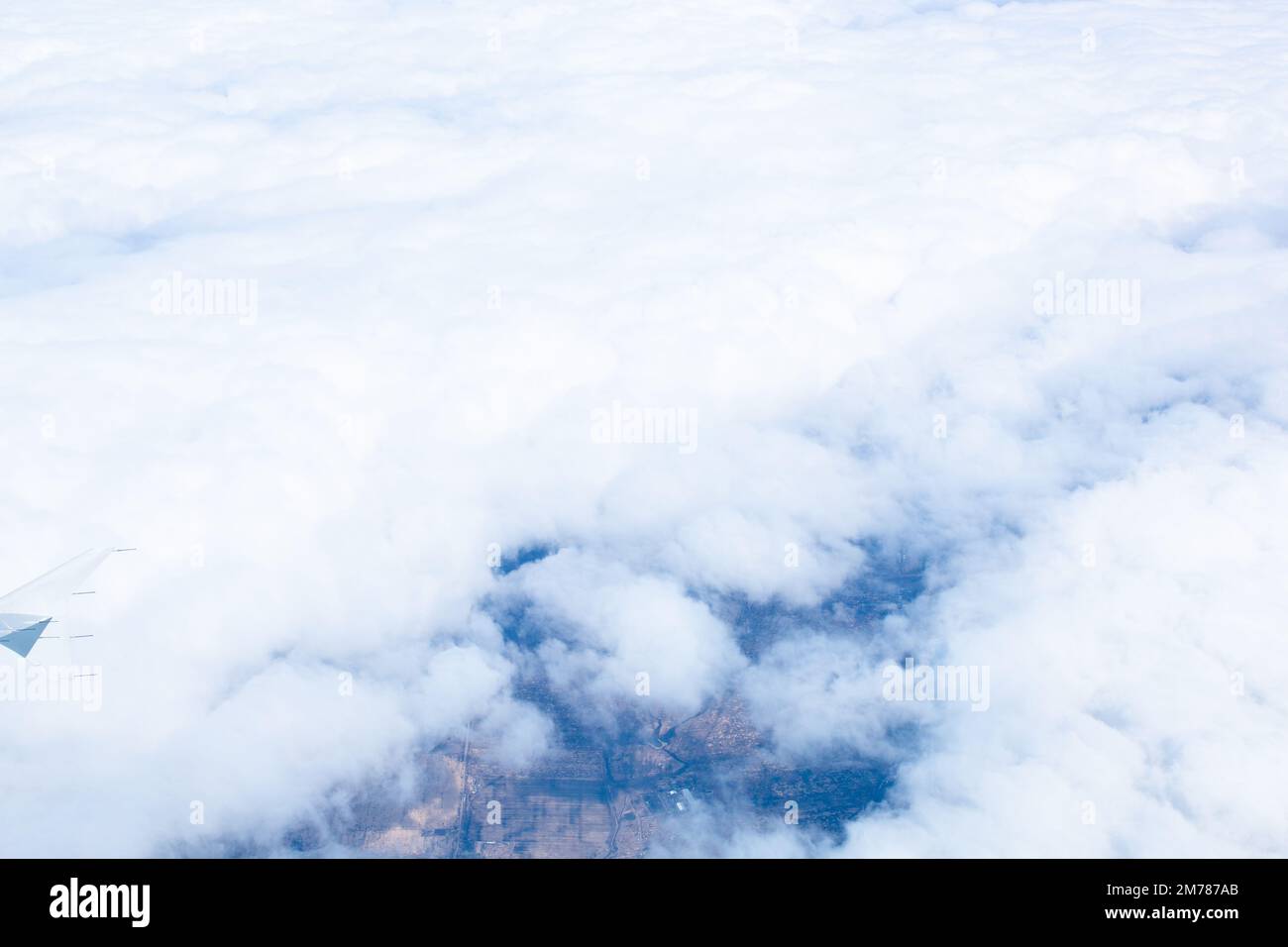 nuvole bianche e aeree dall'alto. Sfondo nuvola Foto Stock
