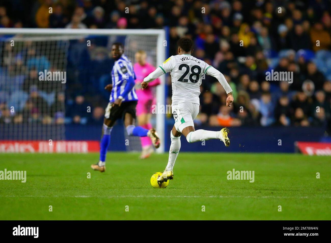 Hillsborough Stadium, Sheffield, Inghilterra - 7th gennaio 2023 Joe Willock (28) di Newcastle United - durante la partita Sheffield Mercoledì contro Newcastle United, Emirates fa Cup, 2022/23, Hillsborough Stadium, Sheffield, Inghilterra - 7th Gennaio 2023 Credit: Arthur Haigh/WhiteRosePhotos/Alamy Live News Foto Stock