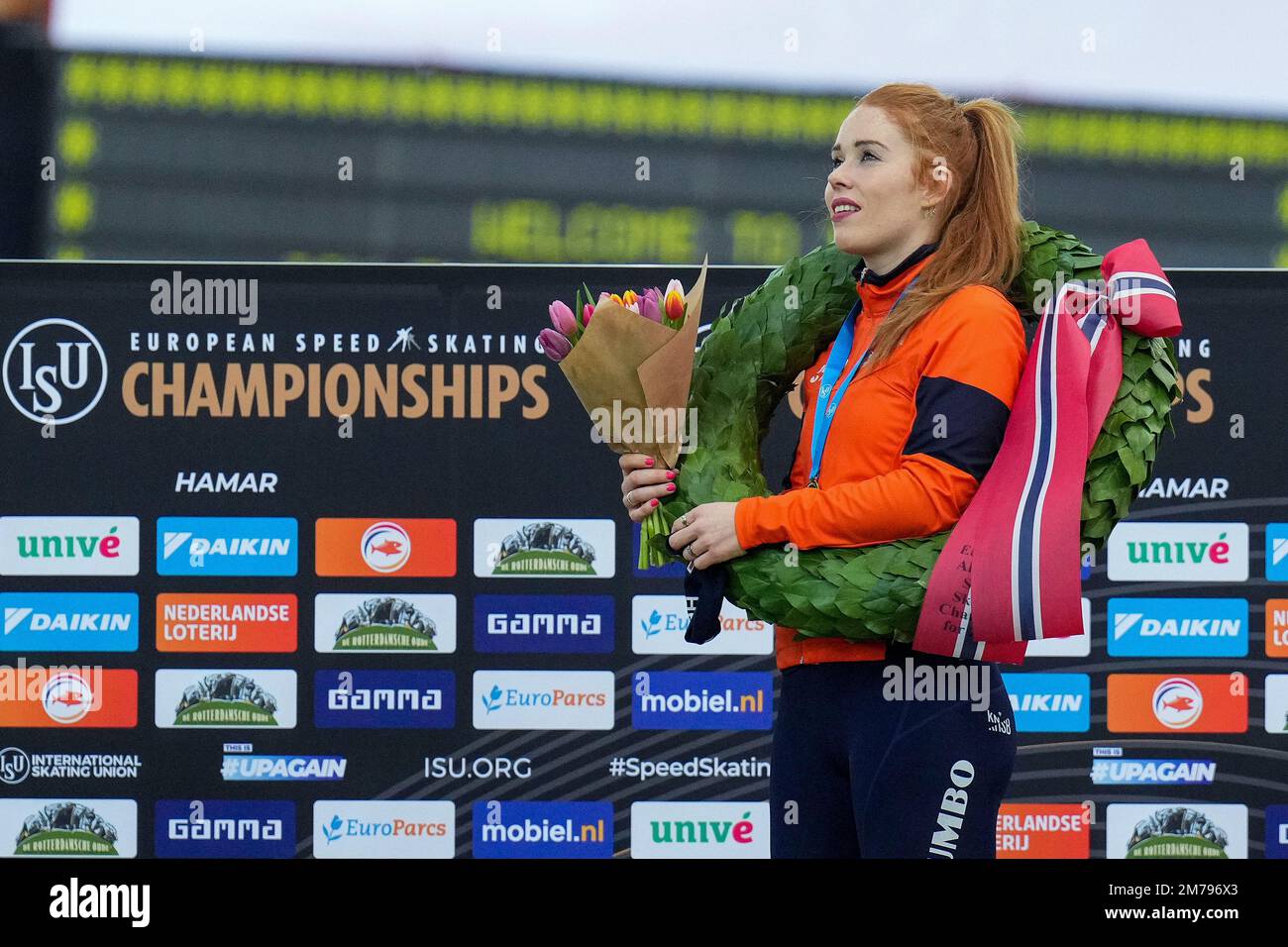 HAMAR, NORVEGIA - Gennaio 8: Antoinette Rijpma - de Jong dei Paesi Bassi dopo la cerimonia di medaglia durante il Campionato europeo di pattinaggio di velocità Allround ISU a Vikingskipet il 8 Gennaio 2023 a Hamar, Norvegia (Foto di Douwe Bijlsma/Orange Pictures) Foto Stock