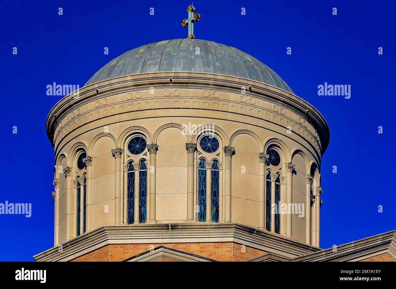 La cupola della Chiesa commemorativa di Malbis è raffigurata il 7 gennaio 2023 a Daphne, Alabama. Foto Stock