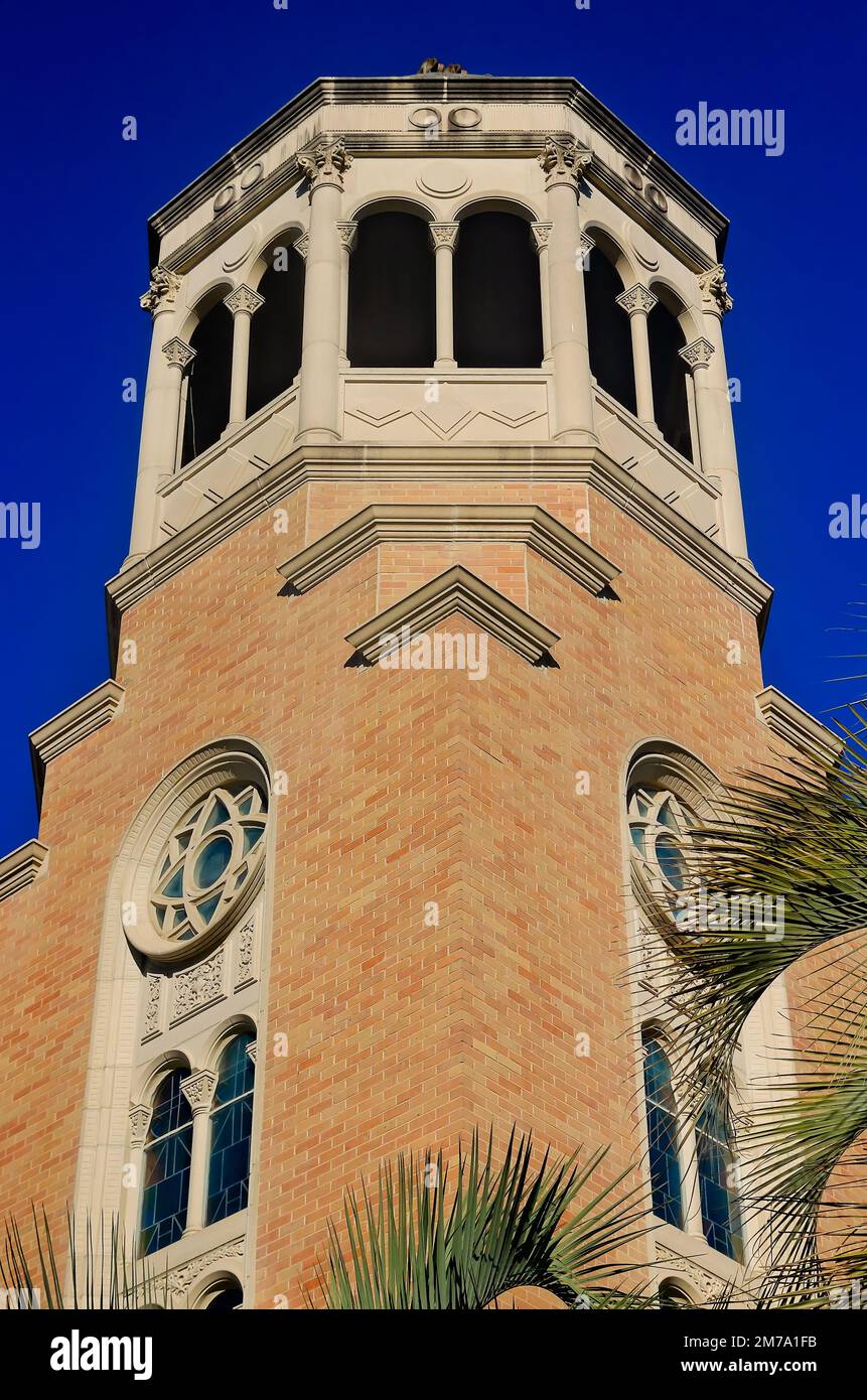 Un campanile è raffigurato nella Malbis Memorial Church, 7 gennaio 2023, a Daphne, Alabama. Foto Stock