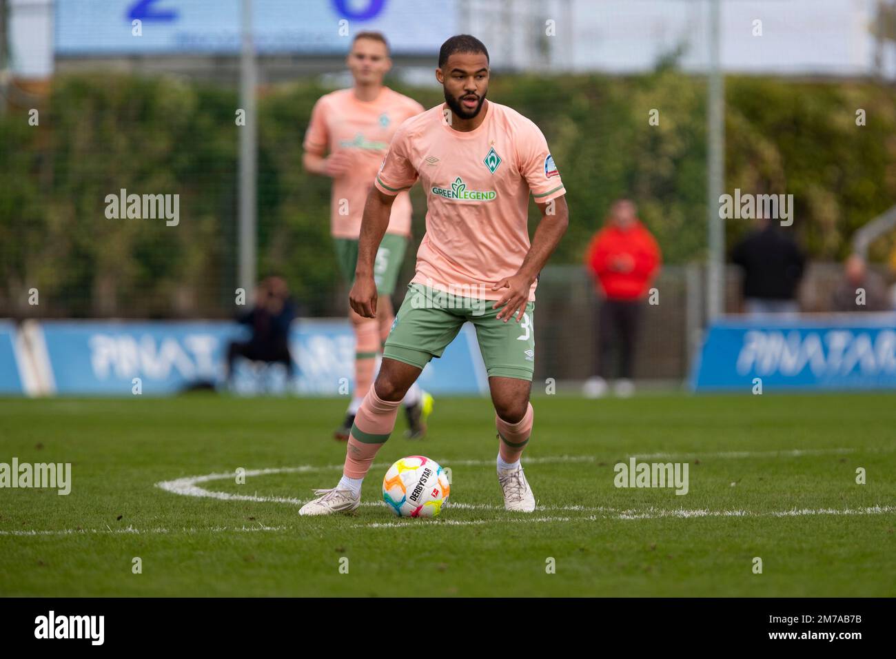 MBOM MANUEL di Werder Bremen corrono con la palla, durante la partita amichevole, Real Murcia e SV Werder Bremen, partita amichevole alla Pinatar Arena in SA Foto Stock