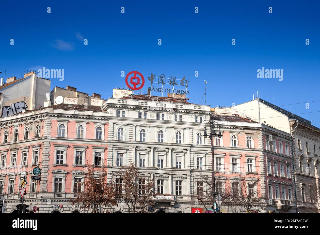 Immagine del cartello della Banca di Cina sulla sede di Budapest in Ungheria. Bank of China è una delle quattro maggiori banche commerciali in Cina, w Foto Stock