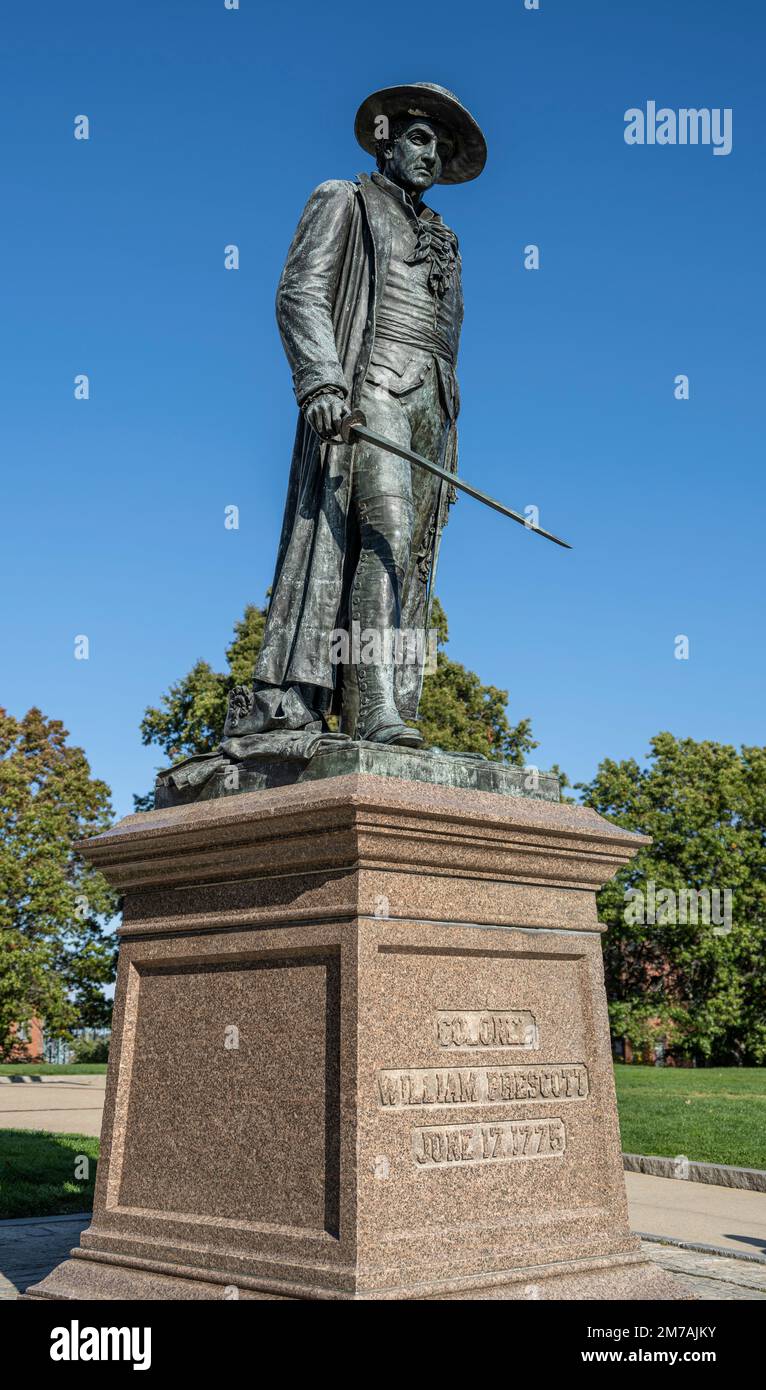 Statua di William Prescott al Bunker Hill Monument, colonnello americano alla Battaglia di Bunker Hill noto per l'ordine, 'non sparare fino a quando non si vede Foto Stock