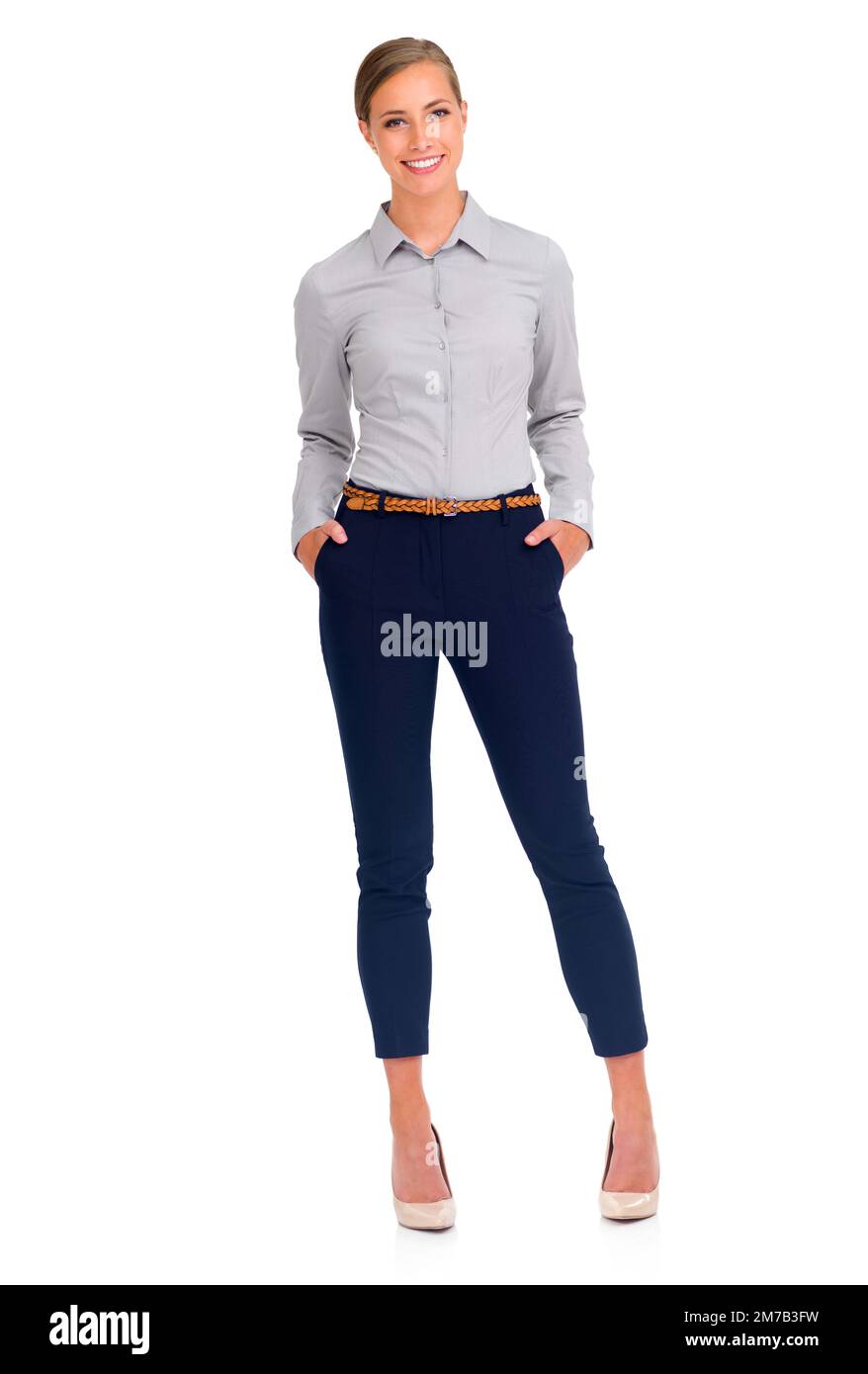 Shes ha ottenuto tutto. Foto da studio di una giovane e attraente donna d'affari isolata sul bianco. Foto Stock