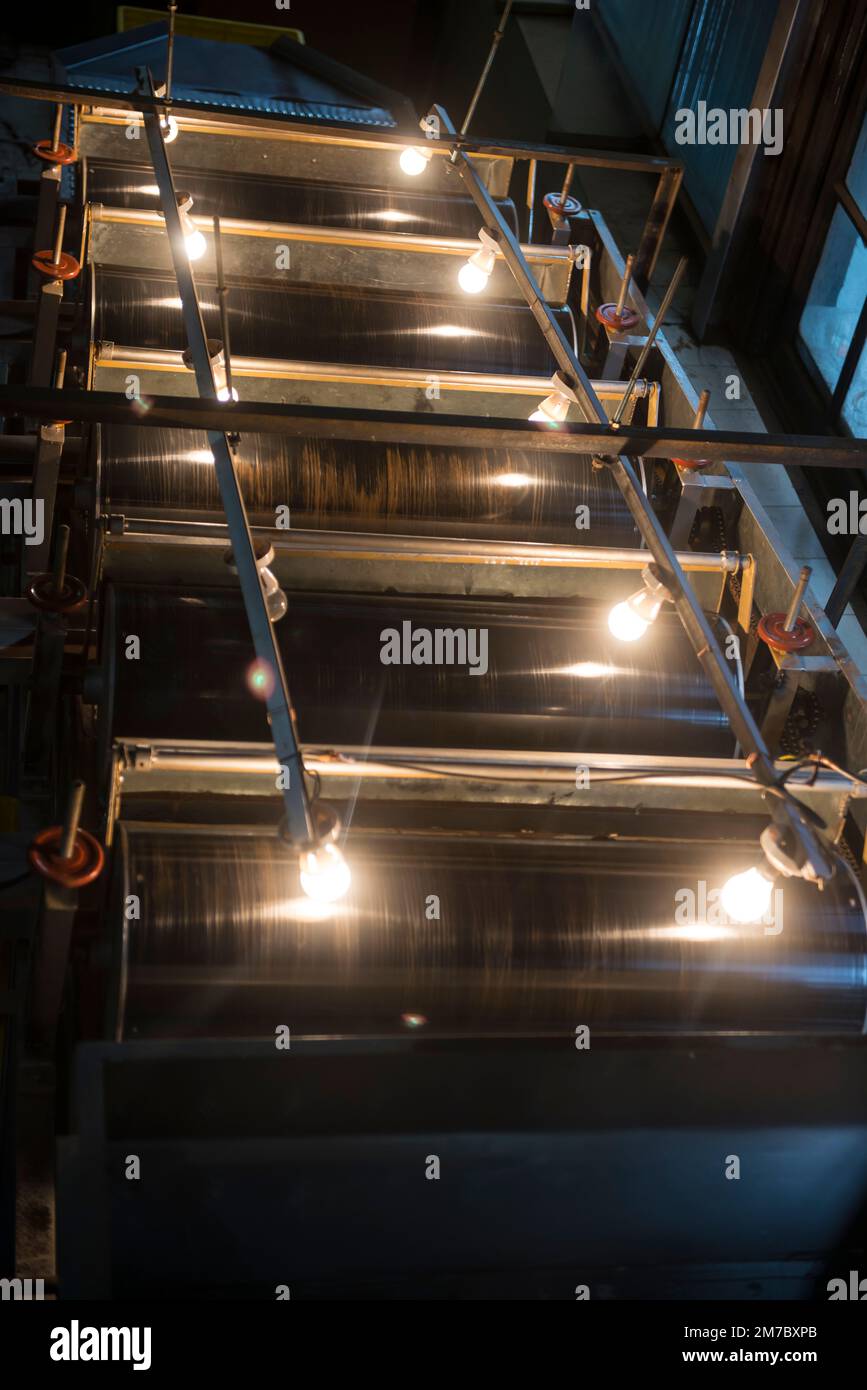 Attrezzature di lavorazione in una fabbrica di tè, Sri Lanka Foto Stock