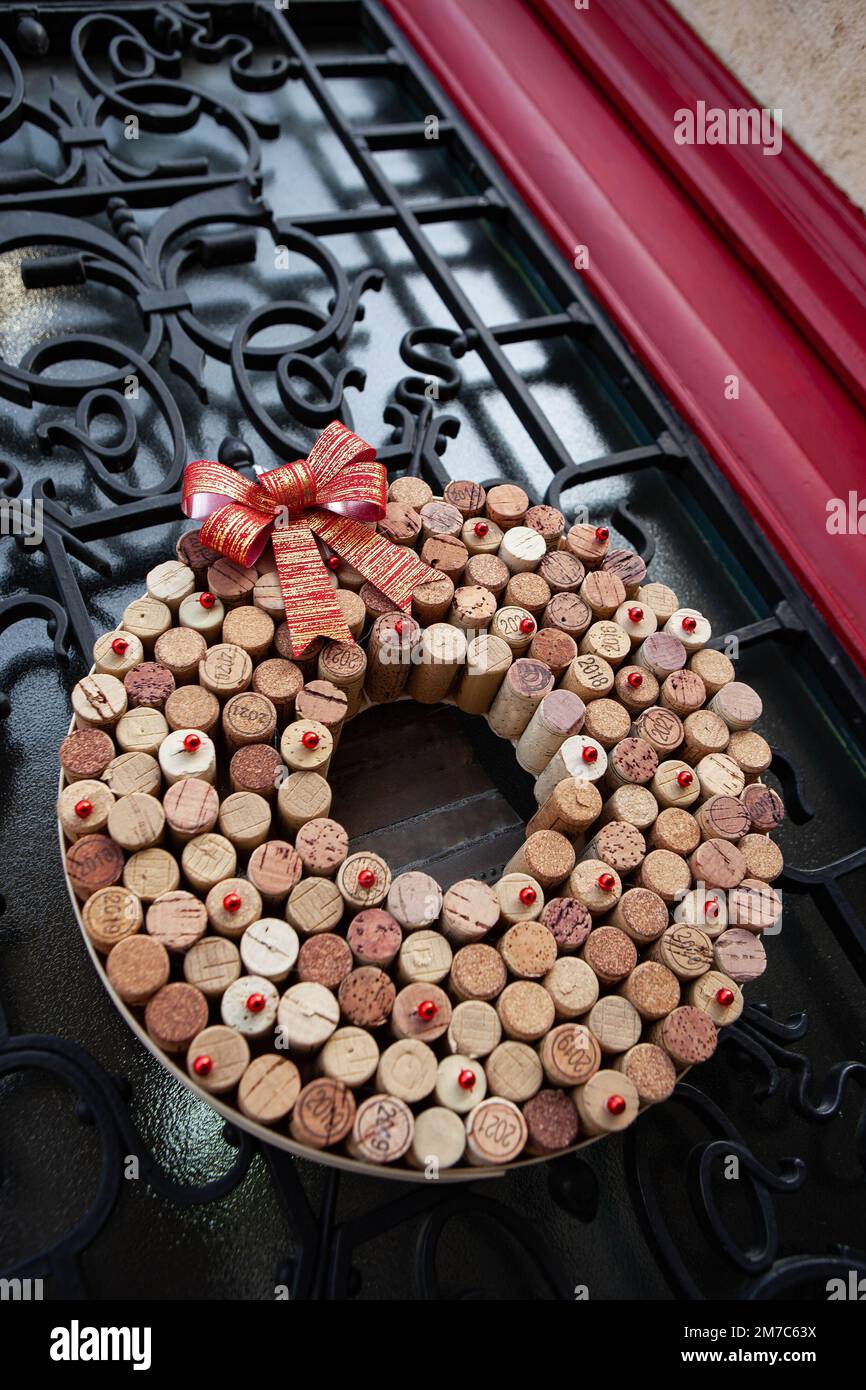Corona di Natale con i tappi di vino Foto Stock