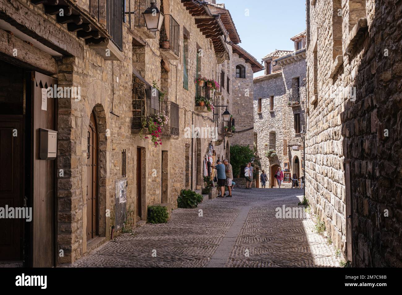 Tipici bei villaggi di Spagna - Ainsa Sobrarbe, provincia di Huesca, montagne Pirenei Foto Stock