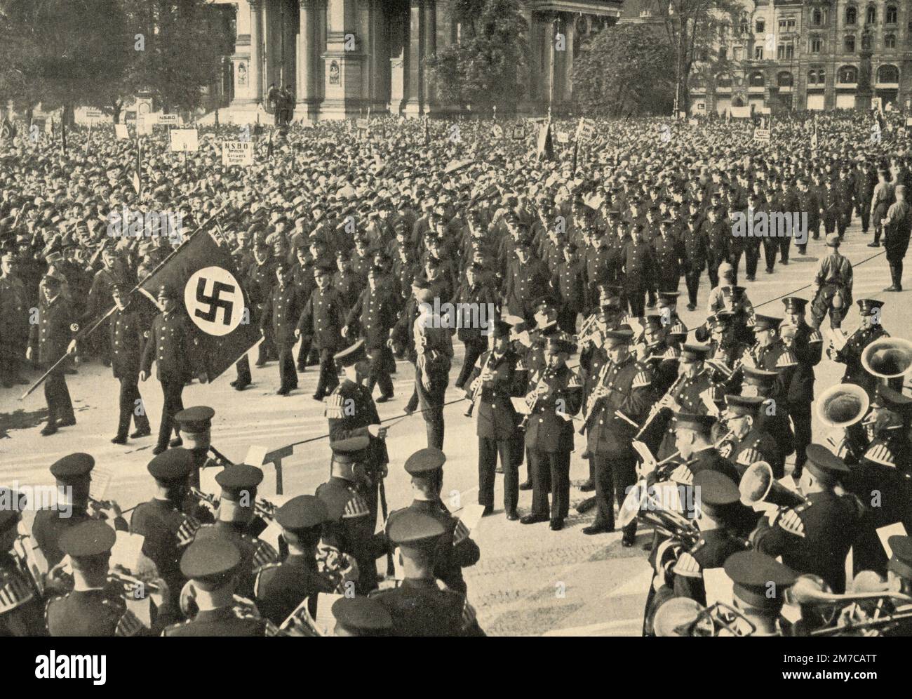 Organizzazione Nazionale Socialista delle cellule della fabbrica nazista riunitesi a Berlino, Germania 1930s Foto Stock
