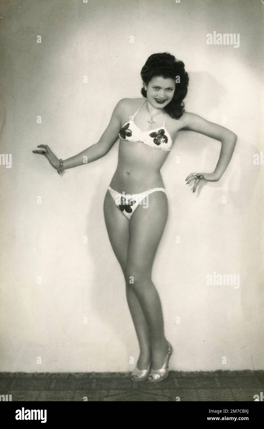 Stella italiana Desy marchi in costume da bagno, Italia 1950s Foto Stock