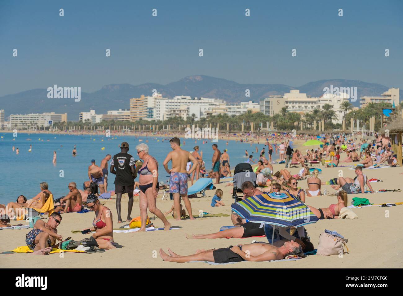 Sandstrand, Touristen, S’Arenal, Mallorca, Spanien Foto Stock