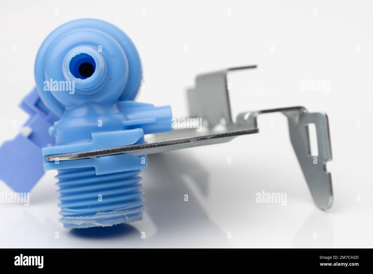 Valvola di riempimento con filettatura trasversale per lavastoviglie Foto Stock