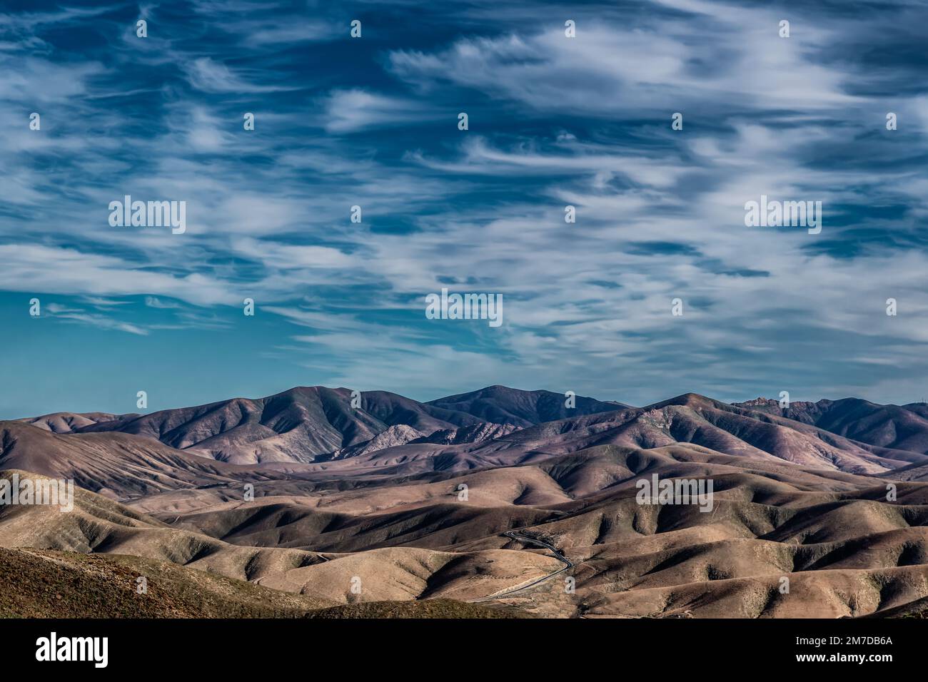 Montagne di Fuerteventura sulla costa occidentale vicino a Betancurioa, Spagna Foto Stock
