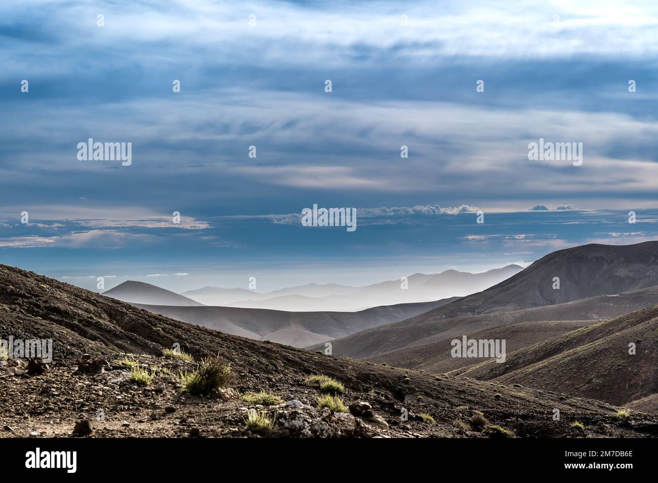 Montagne di Fuerteventura sulla costa occidentale vicino a Betancurioa, Spagna Foto Stock