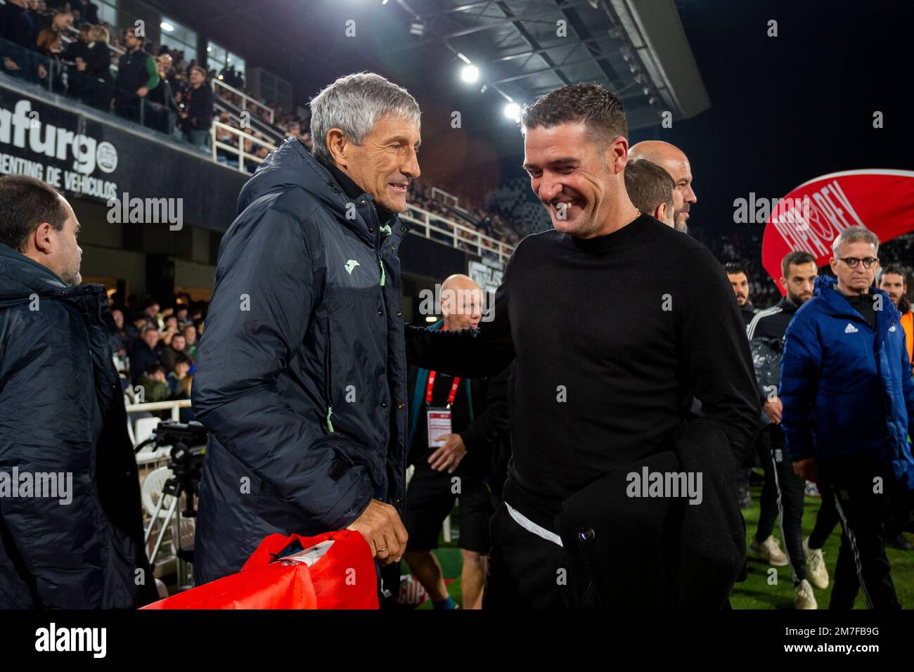 Quique Setien allenatore capo di Villarreal e Luis Carrion allenatore capo FC Cartagena, saluto prima della partita, FC Cartagena vs Villarreal CF, partita Copa del Foto Stock