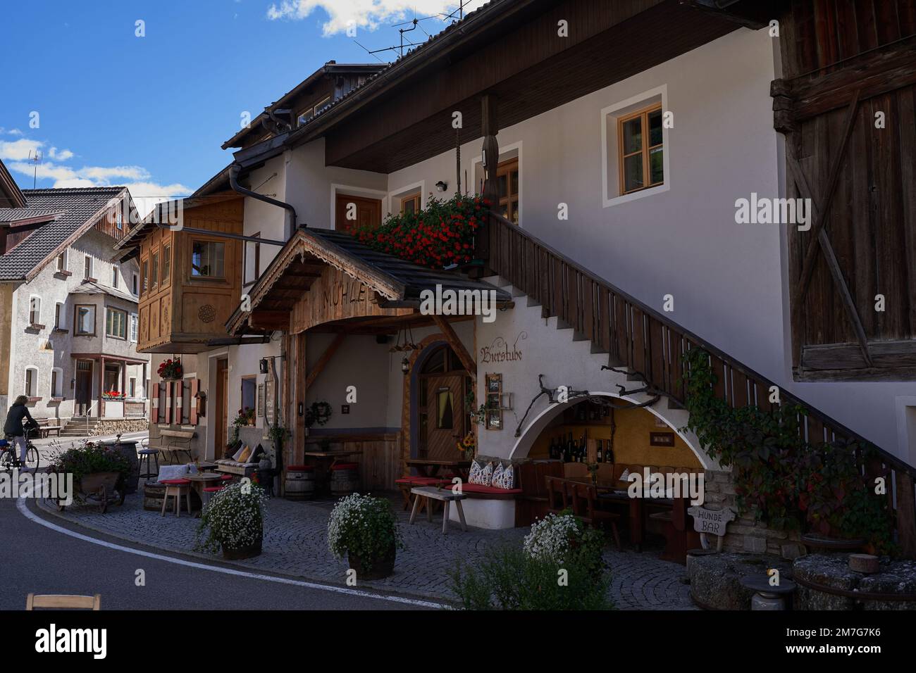 Sesto-Sesto, Italia - 19 settembre 2022 - l'affascinante villaggio di Sesto si trova nel suggestivo mondo montano delle Dolomiti di Sesto Foto Stock