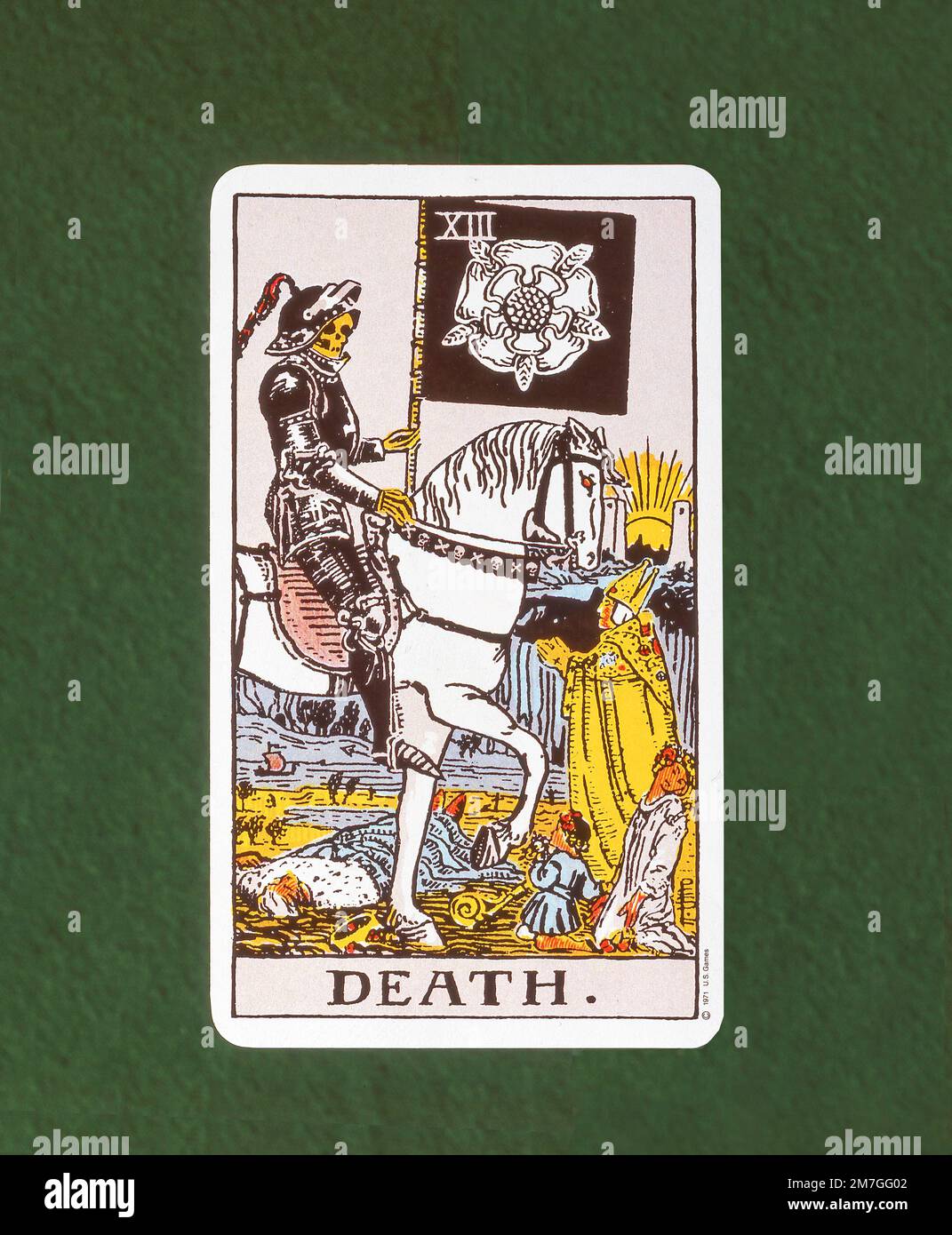 La carta dei tarocchi della morte maggiore Arcana sul tavolo delle carte felt, Greater London, England, United Kingdom Foto Stock