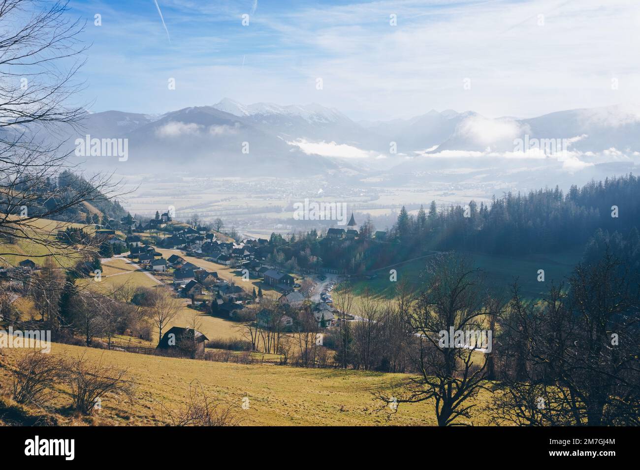 Vista sul villaggio di Pürgg, nella pittoresca valle di Ennstal, in Stiria, Austria. Foto Stock