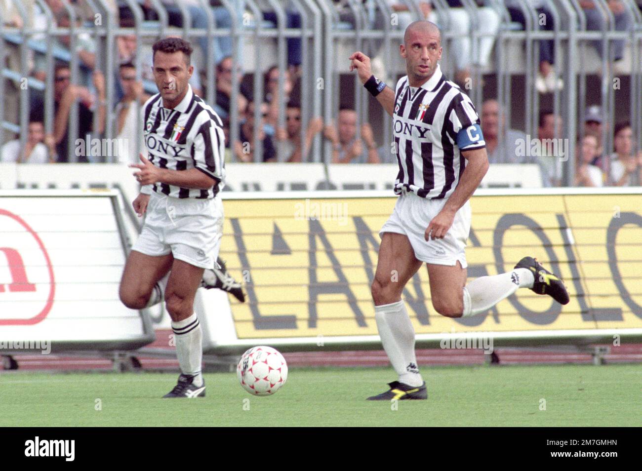 Italia, Torino 1994-1995-1996: I giocatori della Juventus FC Gianluca Vialli e Angelo di Livio durante la Serie A 1995-96 Serie A Football Championship match Foto Stock