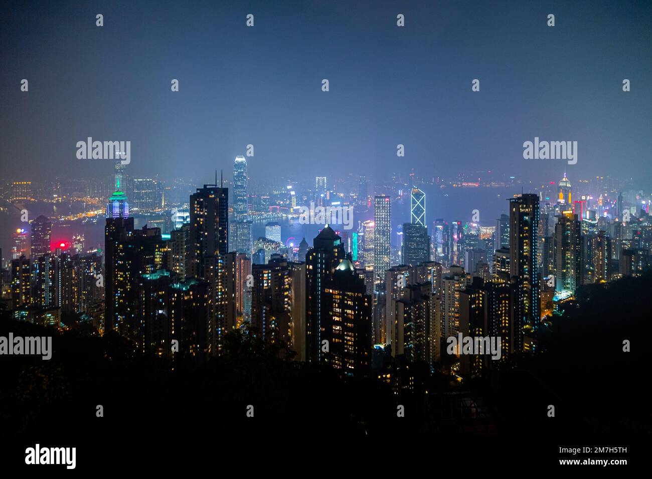 Victoria Peak Hong Kong Skyline - Fotografia notturna Foto Stock