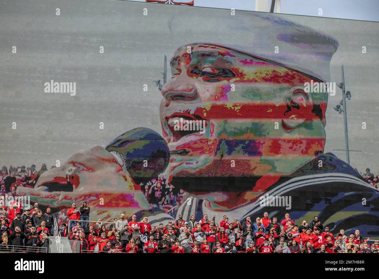 Santa Clara, California, Stati Uniti. 8th Jan, 2023. Canto Nazionale inno Stati Uniti Piccolo ufficiale prima classe Ret. Gerald Wilson domenica 08 gennaio 2023, al Levis Stadium di Santa Clara, California. Il 49ers sconfisse i Cardinali 38-13. (Credit Image: © al Golub/ZUMA Press Wire) SOLO PER USO EDITORIALE! Non per USO commerciale! Foto Stock