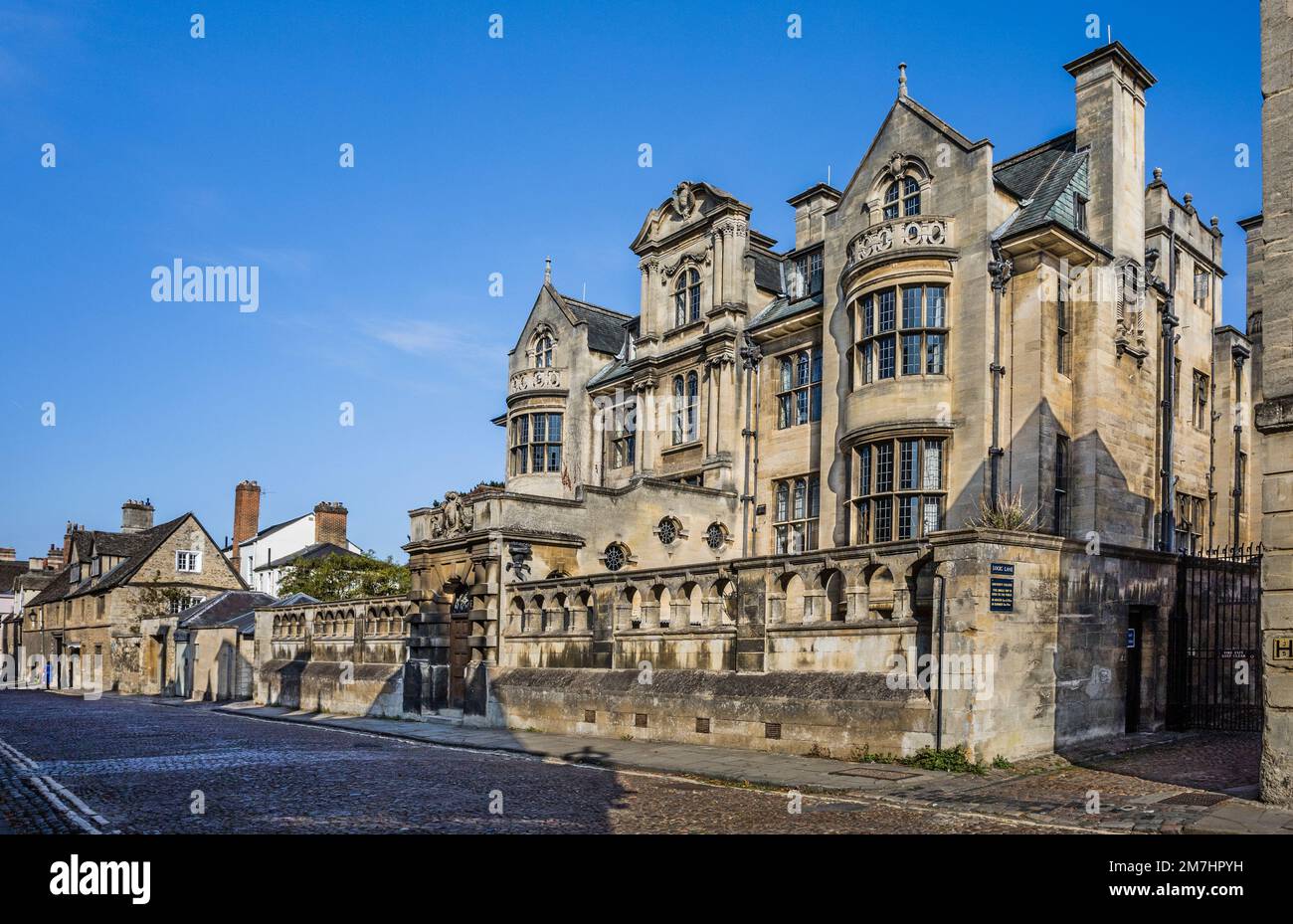 L'Old Warden's Lodgings of Merton College in idylix Merton Street ospita oggi la biblioteca dell'università, Oxford, Oxfordshire, Inghilterra sudorientale Foto Stock