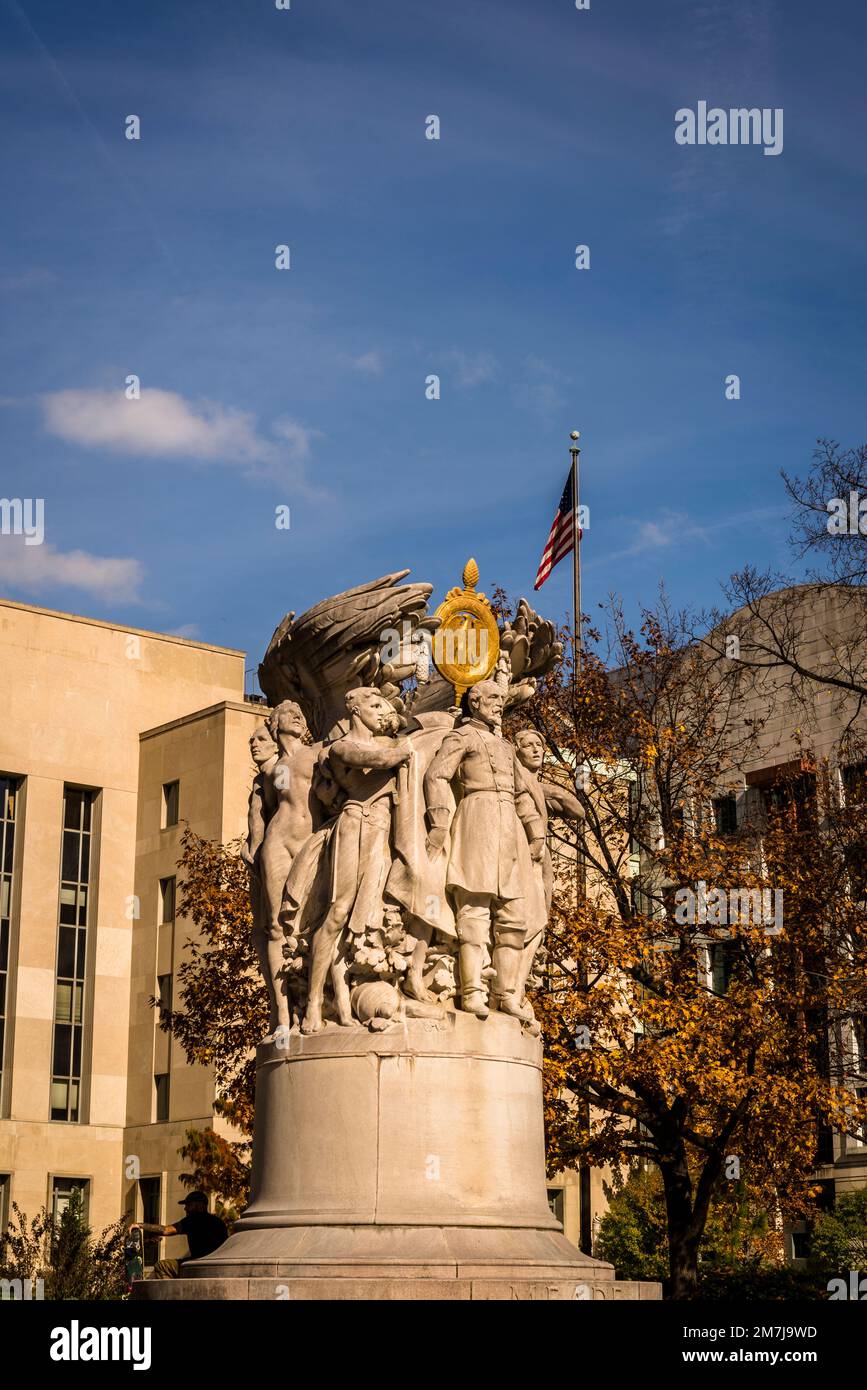 George Gordon Meade Memorial e E. Barrett Prettyman United States Courthouse, Washington, D.C., USA Foto Stock