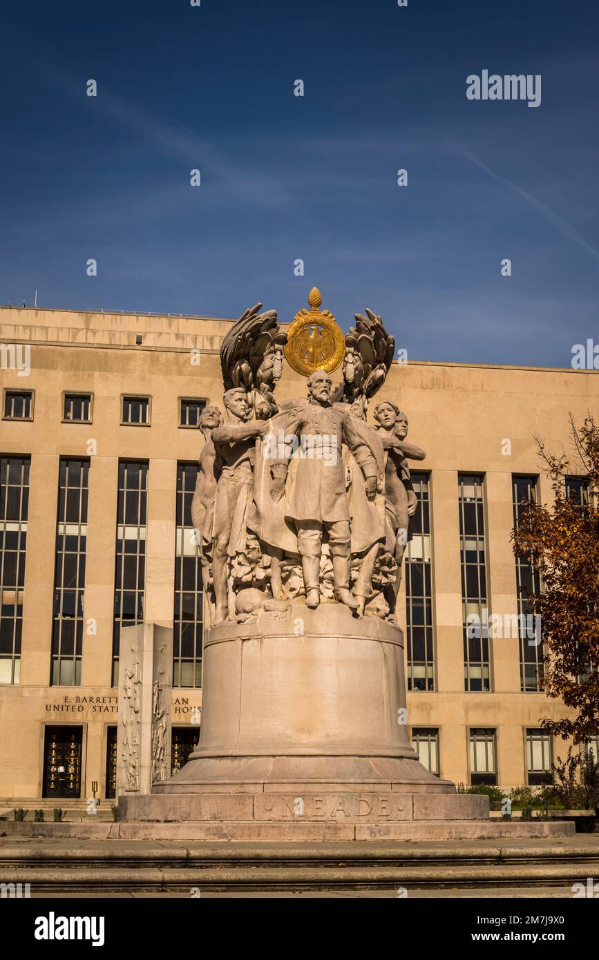 George Gordon Meade Memorial e E. Barrett Prettyman United States Courthouse, Washington, D.C., USA Foto Stock