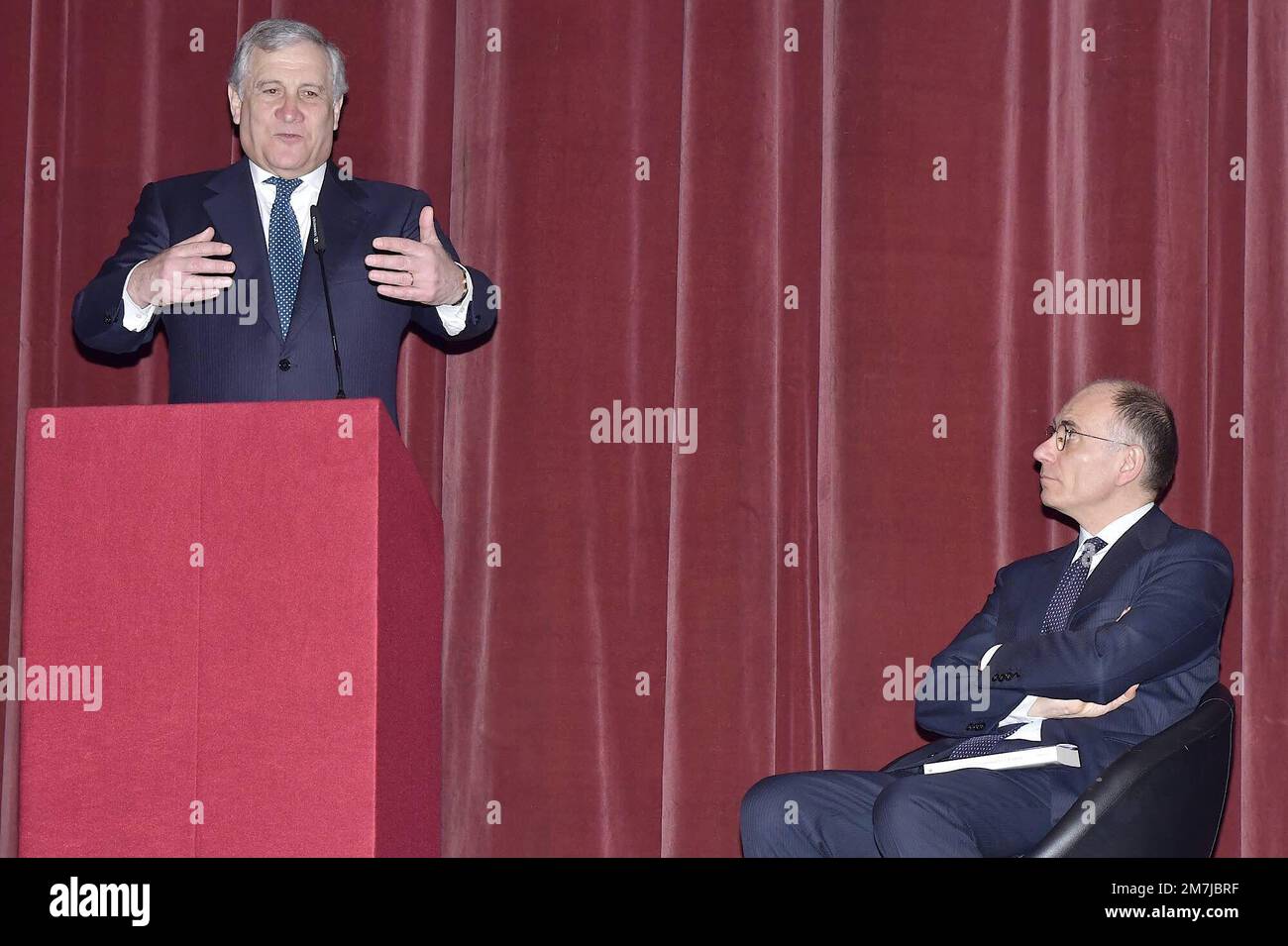 Roma, Italia. 09th Jan, 2023. **NESSUN WEB E GIORNALI SOLO PER L'ITALIA** David Sassoli, presentazione del libro Sapienza e Audacia, teatro Quirino. Antonio Tajani, Enrico letta Credit: Independent Photo Agency/Alamy Live News Foto Stock