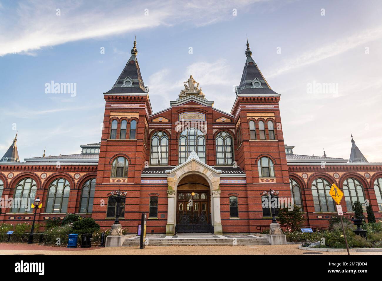 Arts and Industries Building, il secondo più antico (dopo il castello) dei musei Smithsonian sul National Mall, Washington, D.C., USA Foto Stock